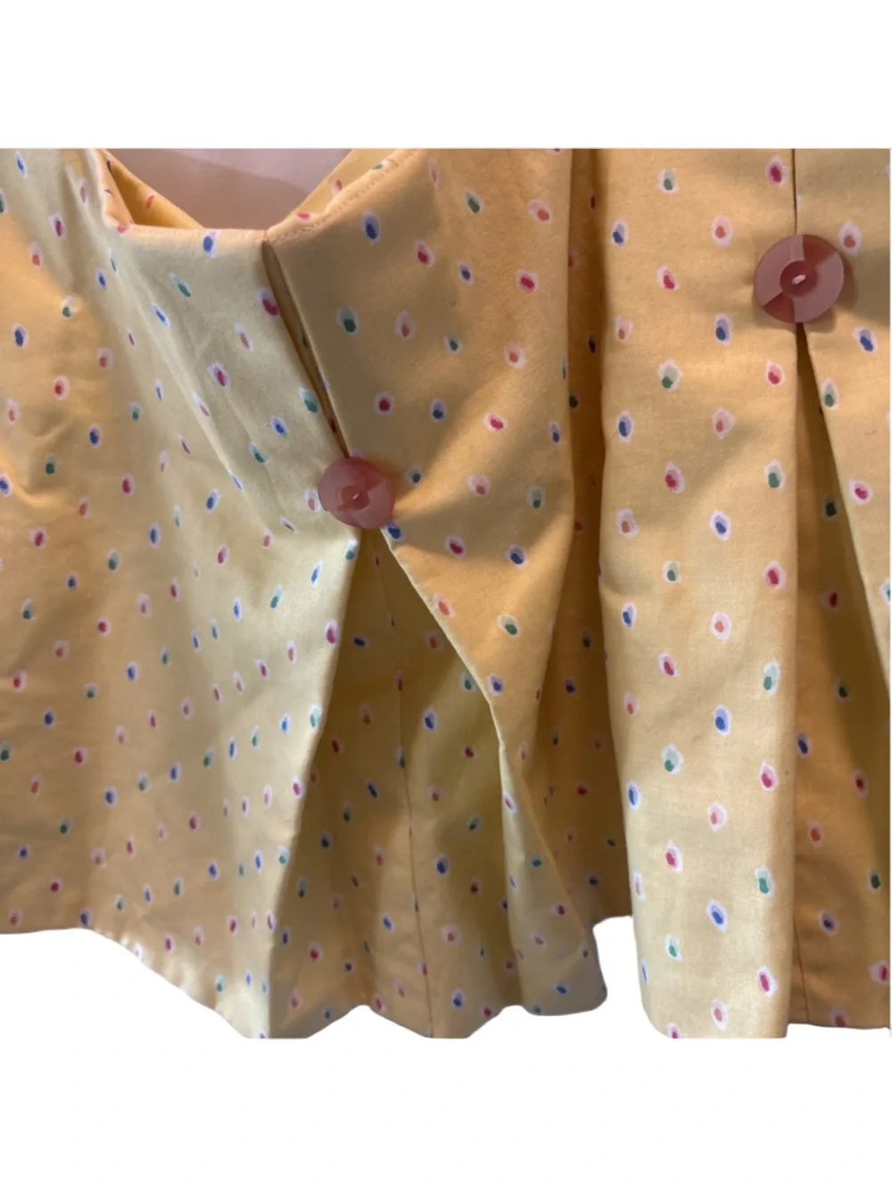 Yellow Polkadotted Small Curtain With Plates